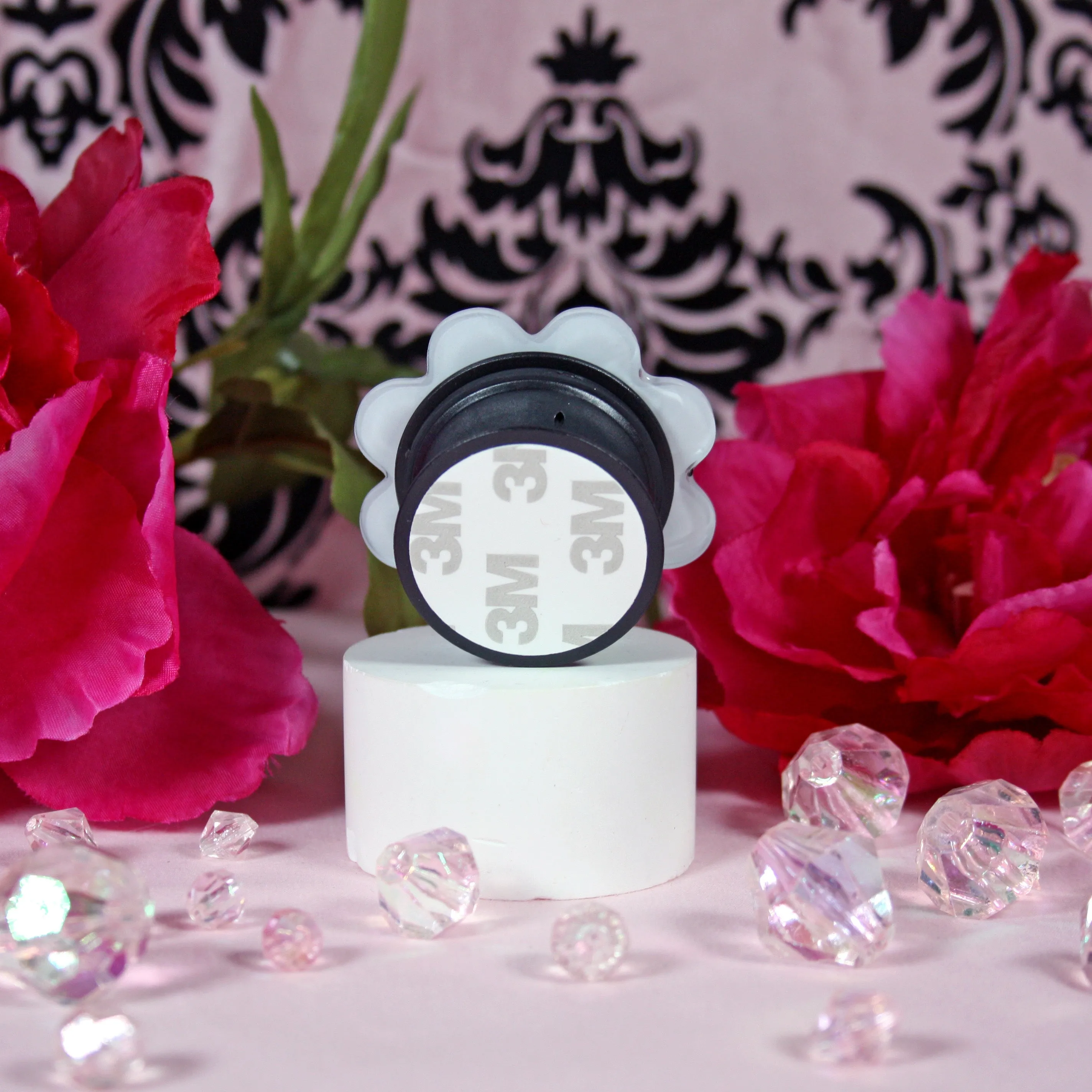 Daisy Phone Grip- Black/White