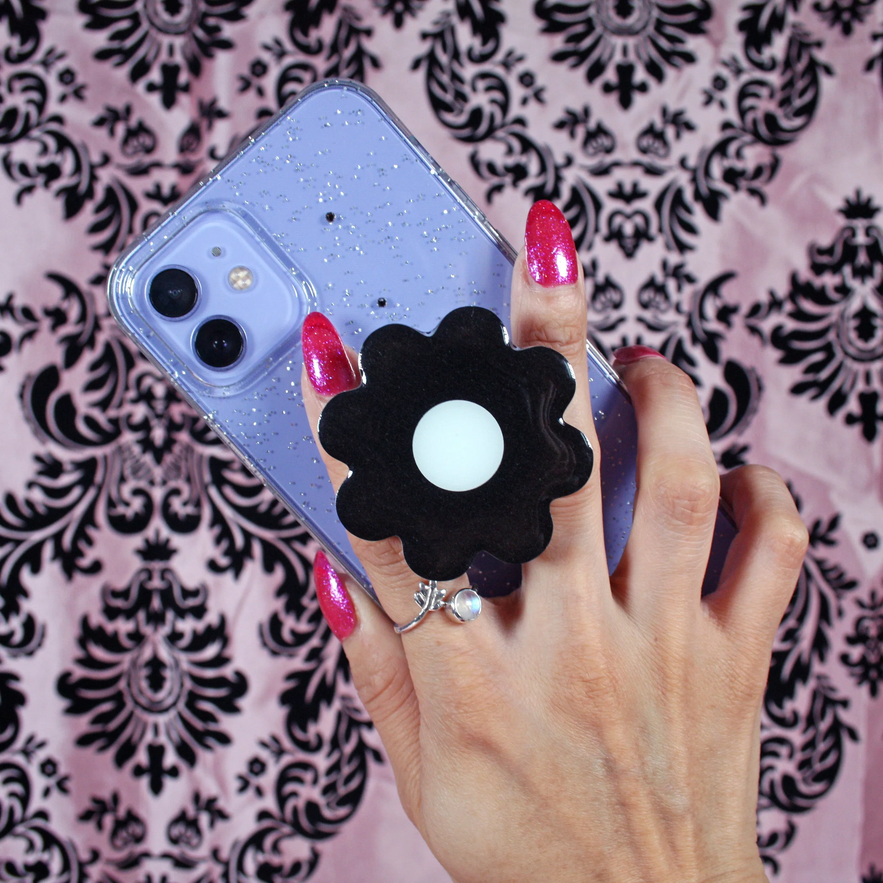 Daisy Phone Grip- Black/White