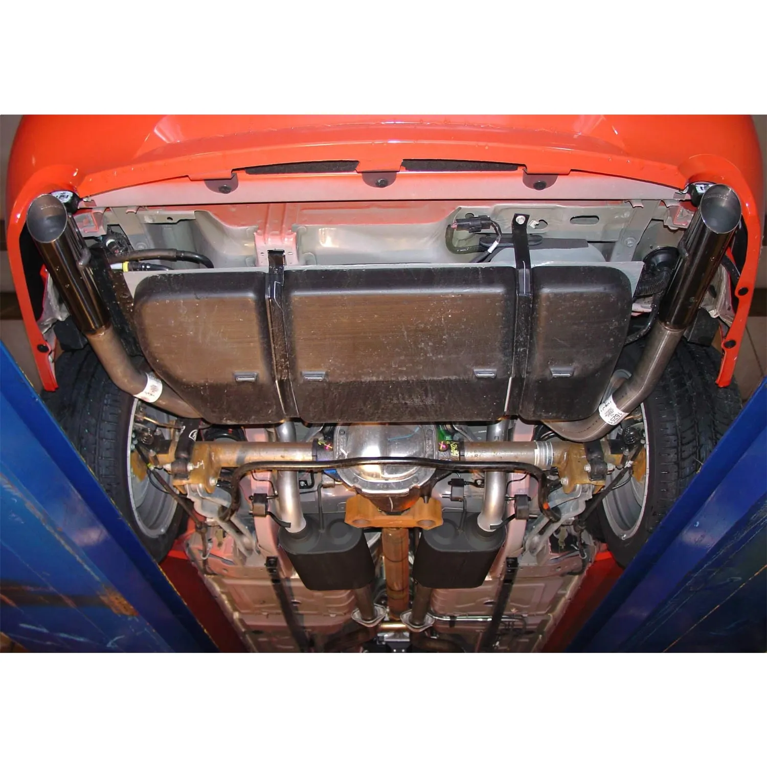 Flowmaster American Thunder Cat-Back Exhaust System - 2-1/2 in Tailpipe - 3 in Tips - Ford Mustang 1999-2004
