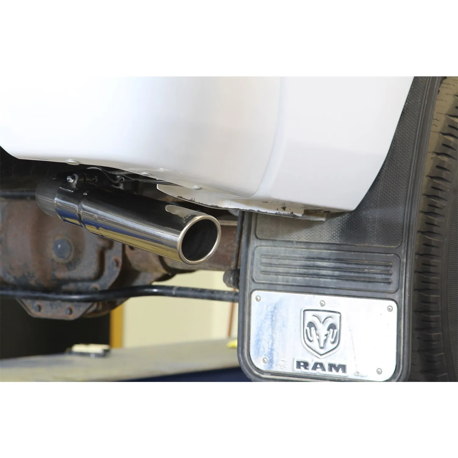 Flowmaster American Thunder Exhaust System Cat Back 2-1/2" Tailpipe 3" Tips - Steel