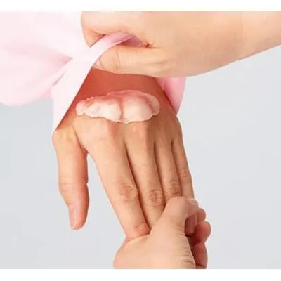 Wearable-type Wound Care Trainer