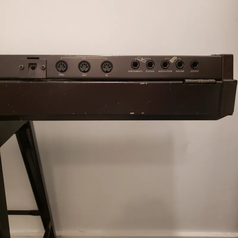 Yamaha DX7 with Grey Matter Response E!
